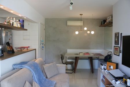Sala de apartamento à venda com 2 quartos, 62m² em Vila Anglo Brasileira, São Paulo