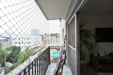 Apartamento à venda com 60m², 2 quartos e 1 vaga Apartamento à venda com 60m², 2 quartos e 1 vagaVaranda