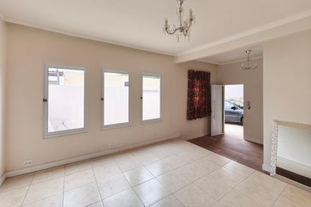 Casa à venda com 197m², 3 quartos e 5 vagasSala