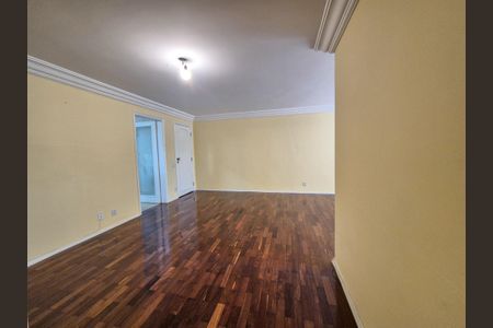 Apartamento para alugar com 128m², 4 quartos e 1 vaga