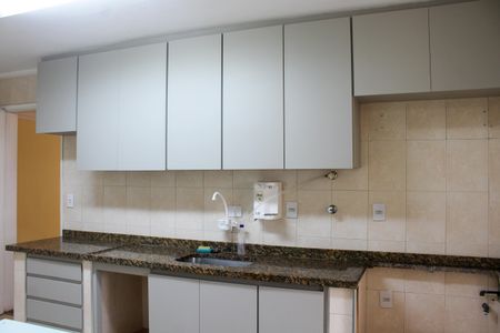 Apartamento para alugar com 128m², 4 quartos e 1 vaga