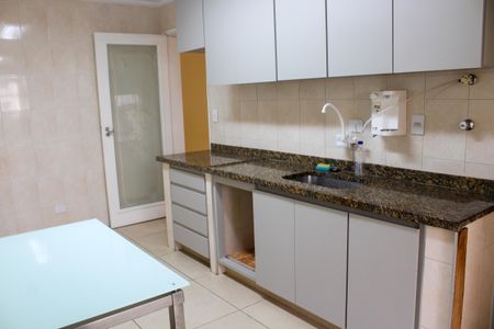 Apartamento para alugar com 128m², 4 quartos e 1 vaga