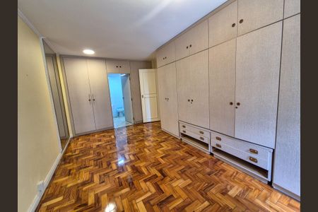 Apartamento para alugar com 128m², 4 quartos e 1 vaga