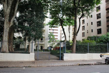 Apartamento para alugar com 128m², 4 quartos e 1 vaga
