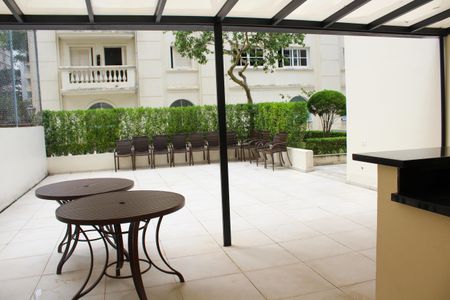 Apartamento para alugar com 128m², 4 quartos e 1 vaga