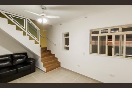 Sala de casa para alugar com 3 quartos, 200m² em Jardim Três Marias, São Paulo