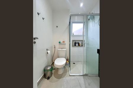 Banheiro de apartamento à venda com 1 quarto, 124m² em Centro, Campinas