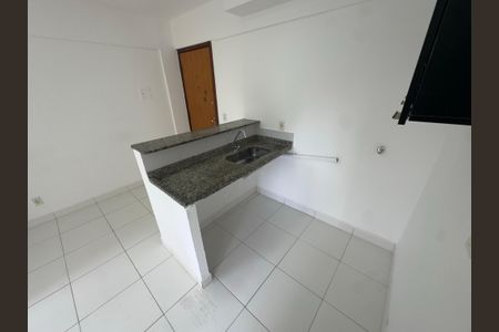 Cozinha de apartamento para alugar com 2 quartos, 30m² em Qs 14, Brasília
