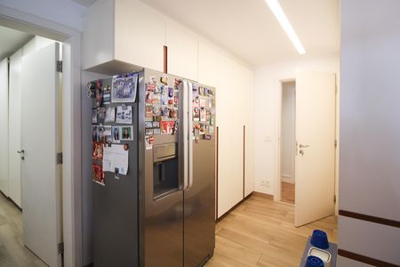 Apartamento à venda com 260m², 3 quartos e 3 vagas Apartamento à venda com 260m², 3 quartos e 3 vagasCozinha