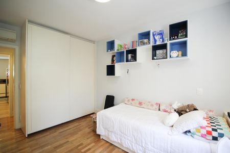 Apartamento à venda com 260m², 3 quartos e 3 vagas Apartamento à venda com 260m², 3 quartos e 3 vagasSuíte 3