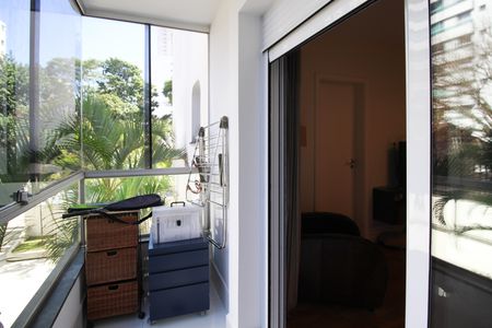 Apartamento à venda com 260m², 3 quartos e 3 vagas Apartamento à venda com 260m², 3 quartos e 3 vagasVaranda da Suíte 1