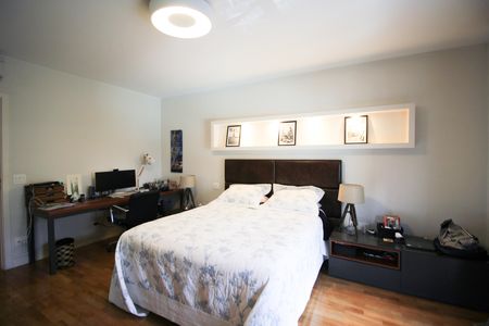 Apartamento à venda com 260m², 3 quartos e 3 vagas Apartamento à venda com 260m², 3 quartos e 3 vagasSuíte 1