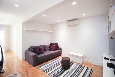 Apartamento à venda com 260m², 3 quartos e 3 vagas Apartamento à venda com 260m², 3 quartos e 3 vagasCorredor