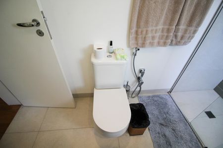 Apartamento à venda com 260m², 3 quartos e 3 vagas Apartamento à venda com 260m², 3 quartos e 3 vagasBanheiro da Suíte 2