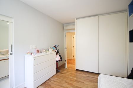 Apartamento à venda com 260m², 3 quartos e 3 vagas Apartamento à venda com 260m², 3 quartos e 3 vagasSuíte 3