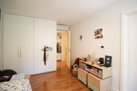 Apartamento à venda com 260m², 3 quartos e 3 vagas Apartamento à venda com 260m², 3 quartos e 3 vagasSuíte 2