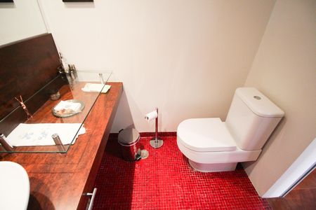 Apartamento à venda com 260m², 3 quartos e 3 vagas Apartamento à venda com 260m², 3 quartos e 3 vagasLavabo
