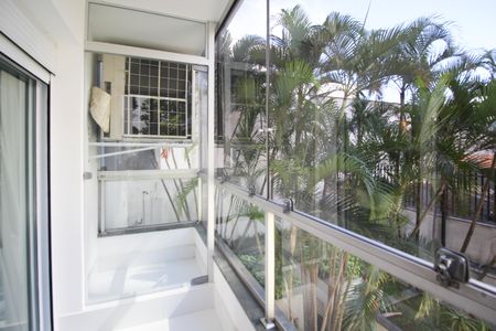 Apartamento à venda com 260m², 3 quartos e 3 vagas Apartamento à venda com 260m², 3 quartos e 3 vagasVaranda da Suíte 1