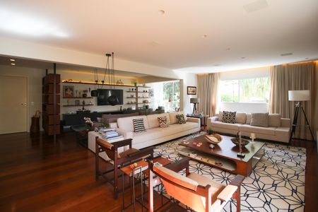 Apartamento à venda com 260m², 3 quartos e 3 vagas Apartamento à venda com 260m², 3 quartos e 3 vagasSala