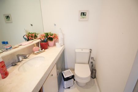 Apartamento à venda com 260m², 3 quartos e 3 vagas Apartamento à venda com 260m², 3 quartos e 3 vagasBanheiro da Suíte 3