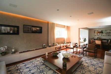 Apartamento à venda com 260m², 3 quartos e 3 vagas Apartamento à venda com 260m², 3 quartos e 3 vagasSala