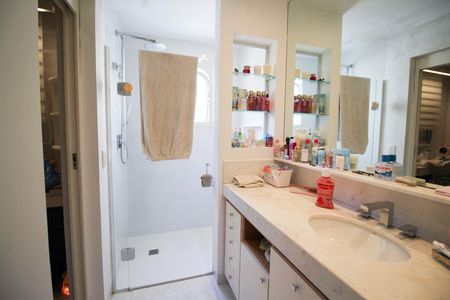 Apartamento à venda com 260m², 3 quartos e 3 vagas Apartamento à venda com 260m², 3 quartos e 3 vagasBanheiro da Suíte 3