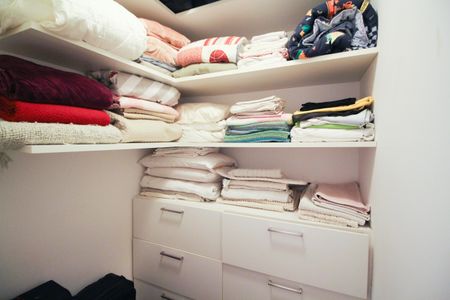 Apartamento à venda com 260m², 3 quartos e 3 vagas Apartamento à venda com 260m², 3 quartos e 3 vagasDespensa