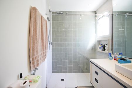 Apartamento à venda com 260m², 3 quartos e 3 vagas Apartamento à venda com 260m², 3 quartos e 3 vagasBanheiro da Suíte 2