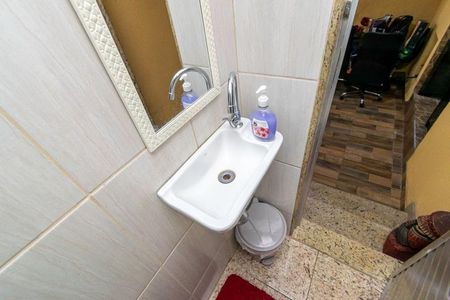 Casa para alugar com 70m², 2 quartos e sem vaga Casa para alugar com 70m², 2 quartos e sem vagaBanheiro