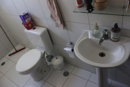 Apartamento à venda com 65m², 2 quartos e 1 vagaBanheiro social 