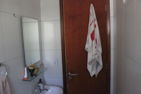 Apartamento à venda com 65m², 2 quartos e 1 vagaBanheiro social 