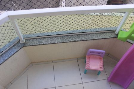 Apartamento à venda com 65m², 2 quartos e 1 vagaVaranda da sala 
