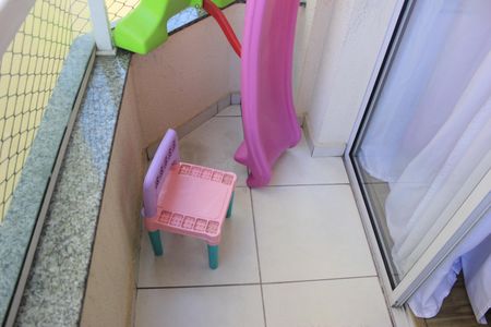 Apartamento à venda com 65m², 2 quartos e 1 vagaVaranda da sala 