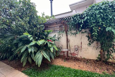 Casa de condomínio para alugar com 447m², 4 quartos e 4 vagasVista da Área de Serviço