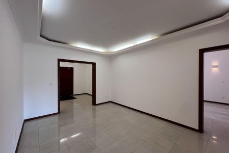 Casa de condomínio para alugar com 447m², 4 quartos e 4 vagasHall de entrada
