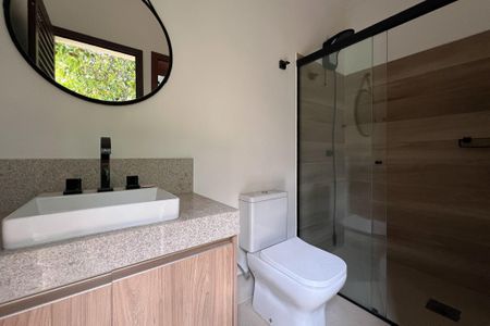 Casa de condomínio para alugar com 447m², 4 quartos e 4 vagasBanheiro da piscina