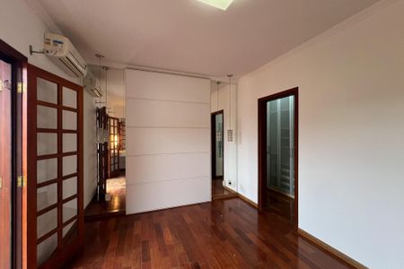 Casa de condomínio para alugar com 447m², 4 quartos e 4 vagasSuíte 1