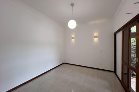 Casa de condomínio para alugar com 447m², 4 quartos e 4 vagasSala 