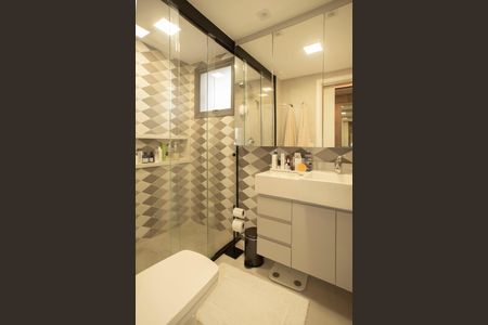 Apartamento à venda com 90m², 2 quartos e 2 vagasBanheiro da Suíte