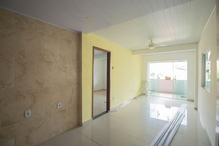 Casa para alugar com 60m², 3 quartos e 1 vagaSala