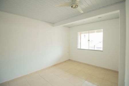 Suíte 1 de casa para alugar com 3 quartos, 60m² em Mutondo, São Gonçalo