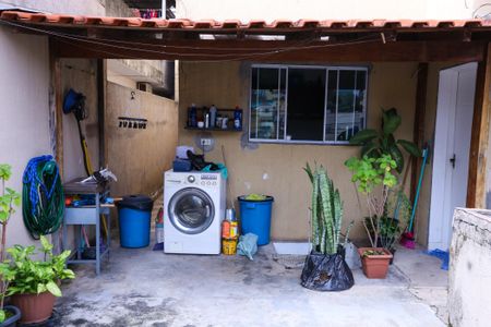 Casa à venda com 260m², 5 quartos e 3 vagas Casa à venda com 260m², 5 quartos e 3 vagasÁrea de Serviço e Entrada da casa 2