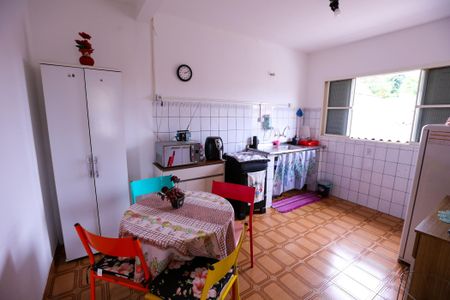 Casa à venda com 260m², 5 quartos e 3 vagas Casa à venda com 260m², 5 quartos e 3 vagasCozinha