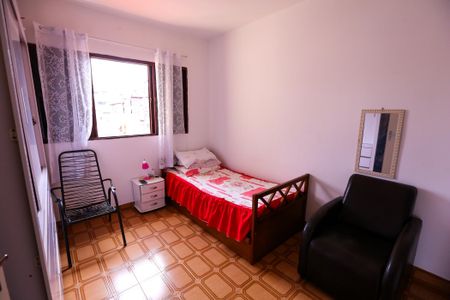 Casa à venda com 260m², 5 quartos e 3 vagas Casa à venda com 260m², 5 quartos e 3 vagasQuarto