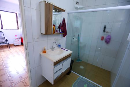 Casa à venda com 260m², 5 quartos e 3 vagas Casa à venda com 260m², 5 quartos e 3 vagasBanheiro