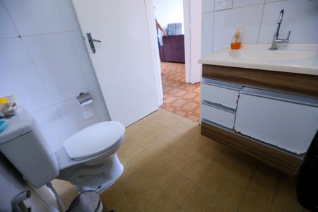 Casa à venda com 260m², 5 quartos e 3 vagas Casa à venda com 260m², 5 quartos e 3 vagasBanheiro