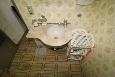 Casa à venda com 300m², 5 quartos e 4 vagasQuintal - Banheiro