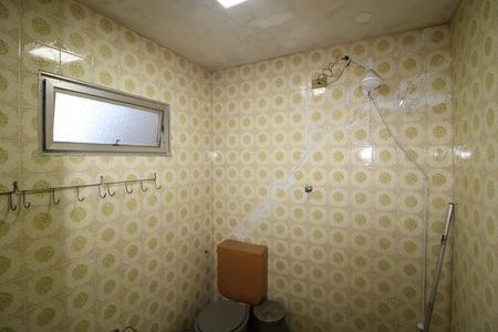 Casa à venda com 300m², 5 quartos e 4 vagasQuintal - Banheiro