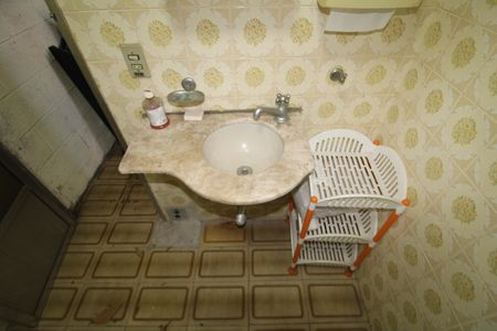 Casa à venda com 300m², 5 quartos e 4 vagasQuintal - Banheiro