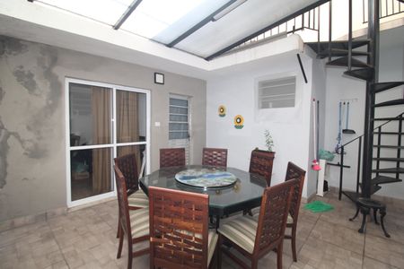 Casa à venda com 300m², 5 quartos e 4 vagasQuintal
